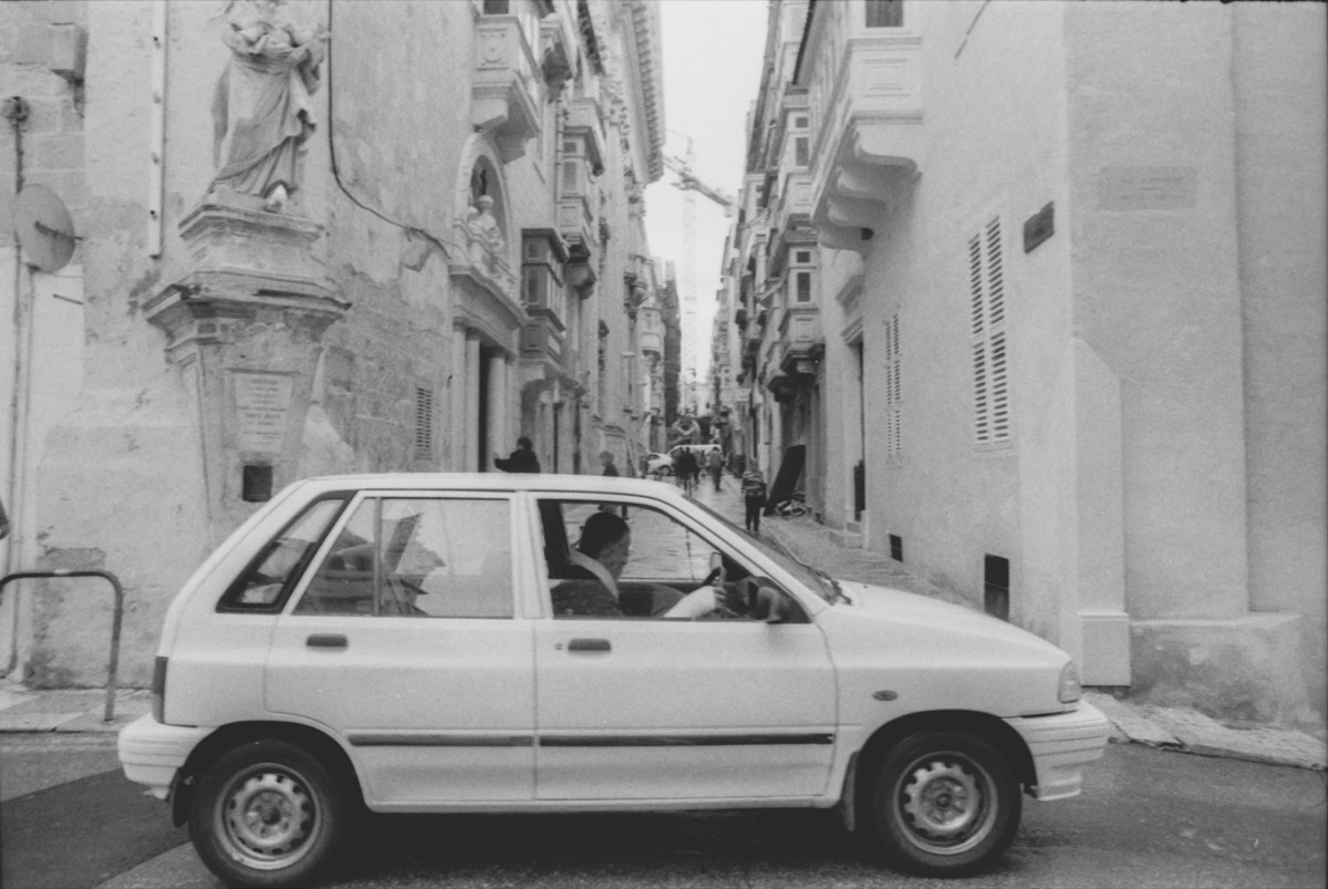 Malta bl-iswed u bl-abjad