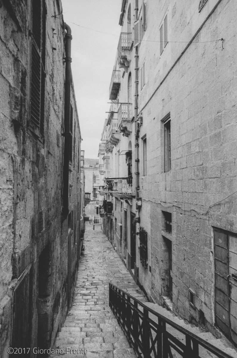 Malta bl-iswed u bl-abjad